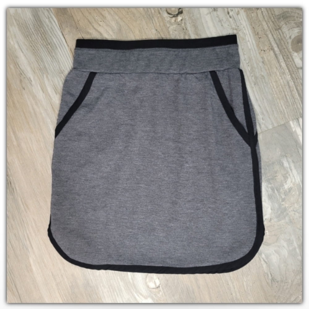 Rachel Roy mini skirt with pockets size xs